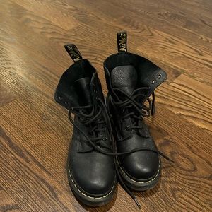 Dr Martens Pascal women size 5